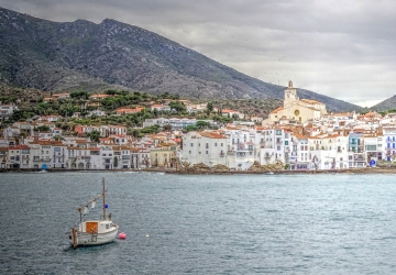 Campanari a Cadaqués. Imatge de Jac Lo, Pixabay